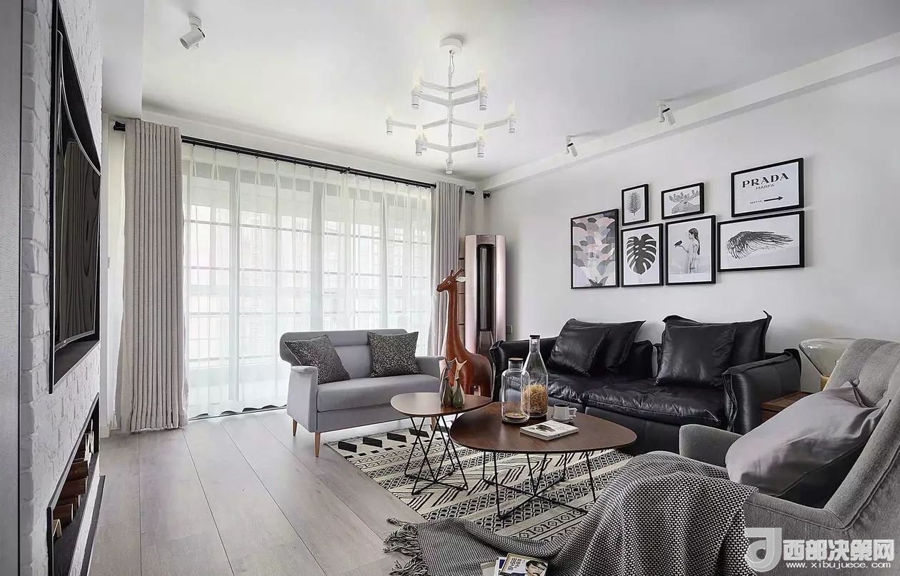 沙發(fā)背景墻選對裝飾畫，才能美了整個(gè)客廳空間！