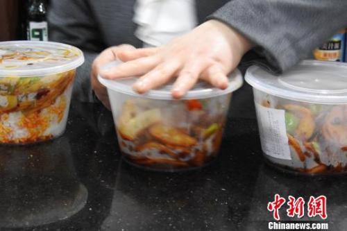 包裝外賣(mài)。受訪者供圖