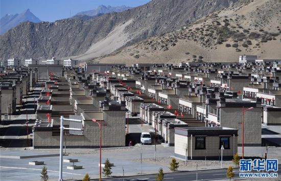 (新春走基層)(1)我們將在低海拔新居過年——極高海拔地區(qū)群眾生態(tài)搬遷安置點見聞