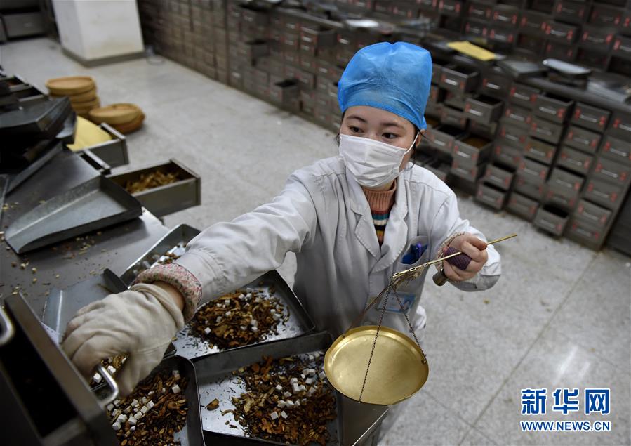 （聚焦疫情防控·圖文互動）（14）分秒必爭！一切為了治病救人——中國抗疫生命至上的生動實踐