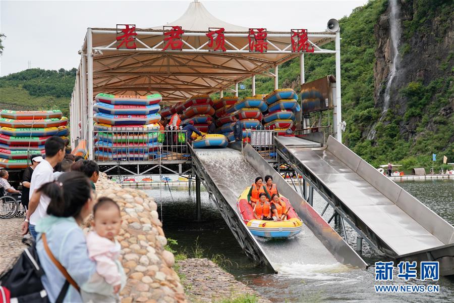 （新華全媒頭條·走向我們的小康生活·圖文互動(dòng)）（6）長(zhǎng)城腳下，小康村串成“珍珠鏈”