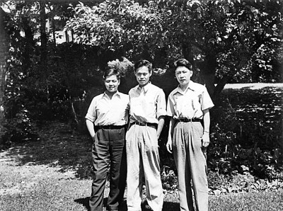 舍我其誰(shuí)報(bào)國(guó)志，碧血丹心愛(ài)國(guó)情