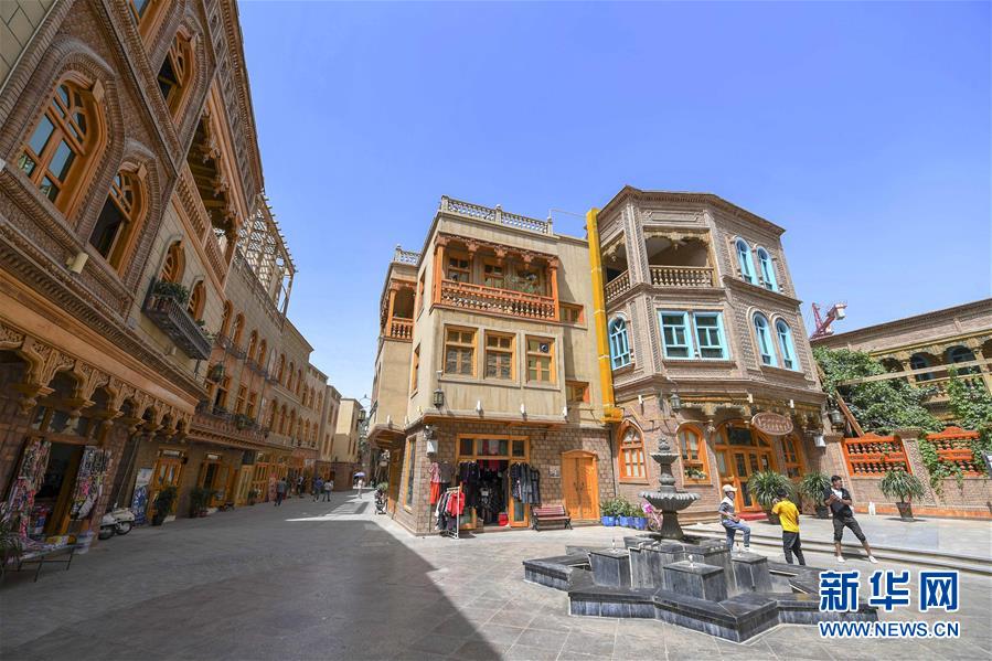 （新華全媒頭條·圖文互動）（10）旗引天山南北　譜寫發(fā)展新篇——以習近平同志為核心的黨中央關(guān)心新疆工作紀實 