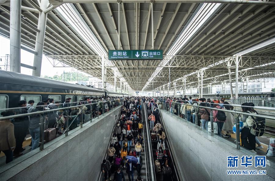 （新華全媒頭條·圖文互動）（2）海納百川共揚(yáng)帆——黨的十九大以來以習(xí)近平同志為核心的黨中央引領(lǐng)中國高水平對外開放紀(jì)實