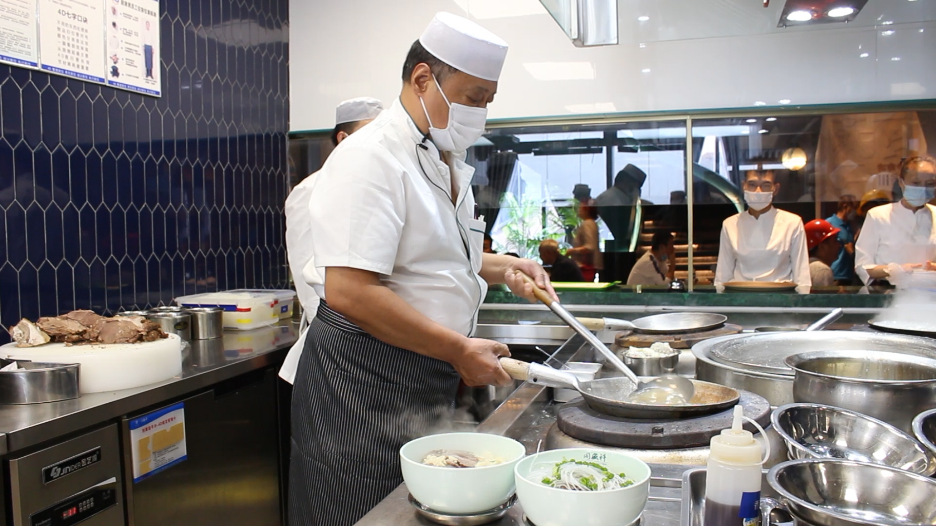 【陜菜大師和他們的拿手菜】烏平：“知足者常樂，食客愛吃我做的牛羊肉泡饃，就是我最大的滿足”_fororder_圖片7