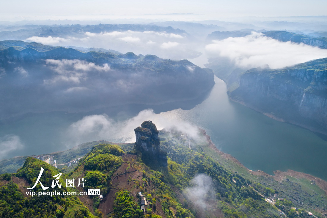 2022年4月3日拍攝的貴州省黔西市新仁苗族鄉(xiāng)境內的烏江一級支流六沖河。