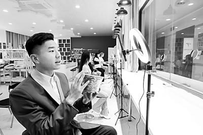 發(fā)展面向鄉(xiāng)村振興的職業(yè)教育：人才如何“向農而行”